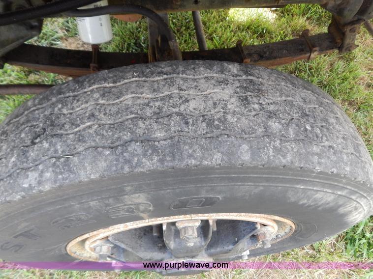 image for item G9480 1979 Ford 8000 cab and chassis