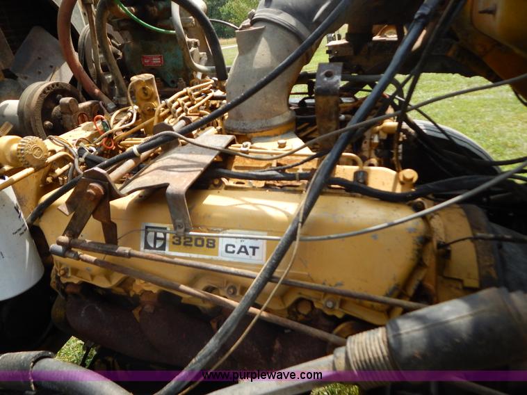 image for item G9480 1979 Ford 8000 cab and chassis