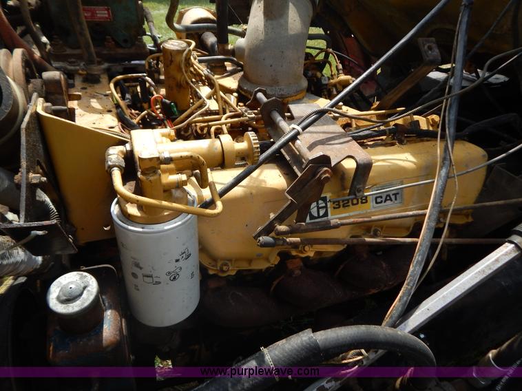 image for item G9480 1979 Ford 8000 cab and chassis