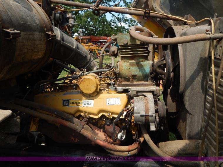 image for item G9480 1979 Ford 8000 cab and chassis