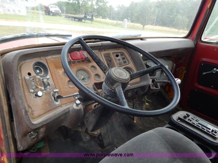 image for item G9480 1979 Ford 8000 cab and chassis