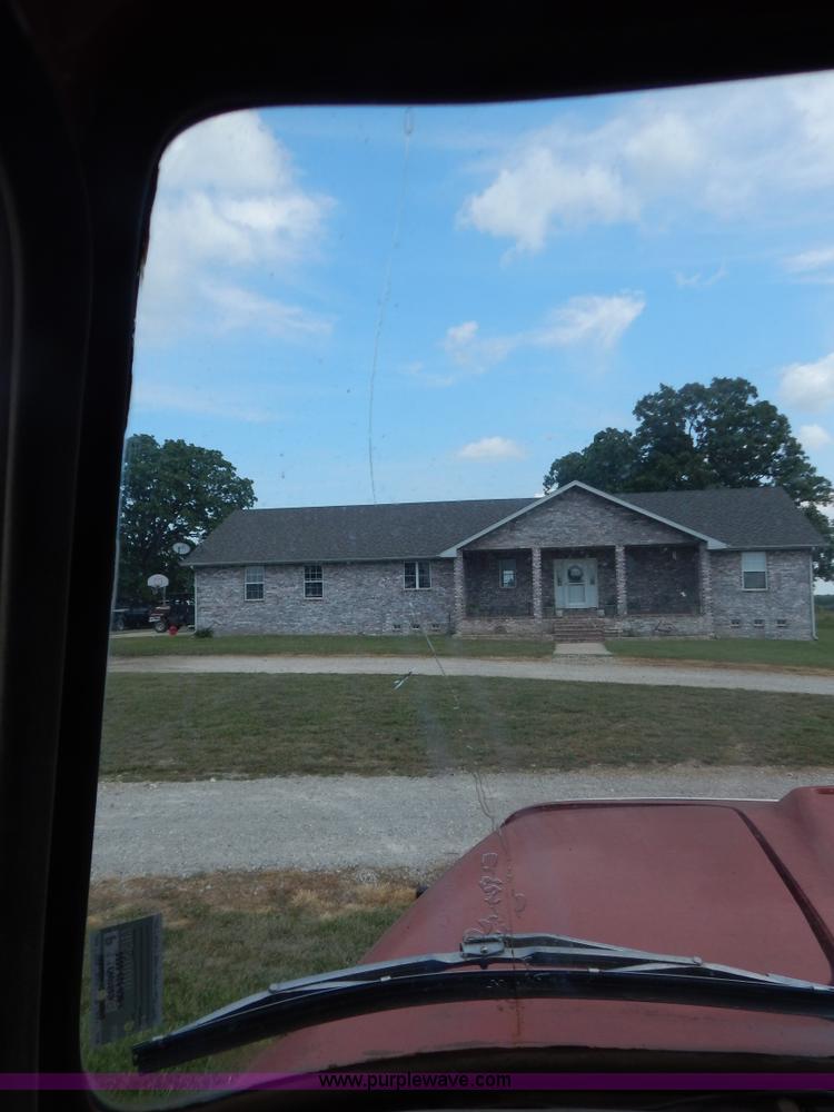 image for item G9480 1979 Ford 8000 cab and chassis