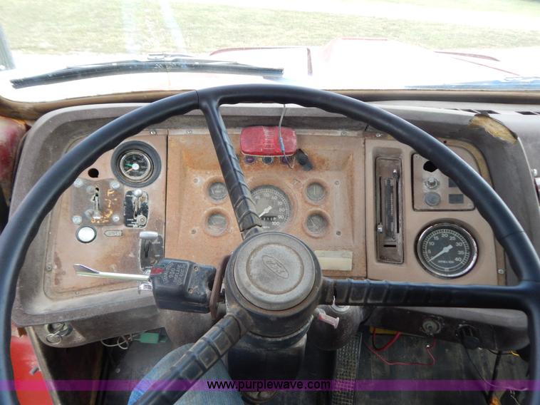 image for item G9480 1979 Ford 8000 cab and chassis