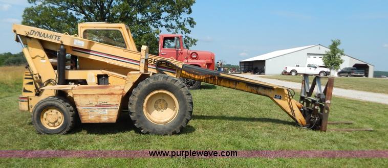 image for item G9481 Gehl DM54 telehandler