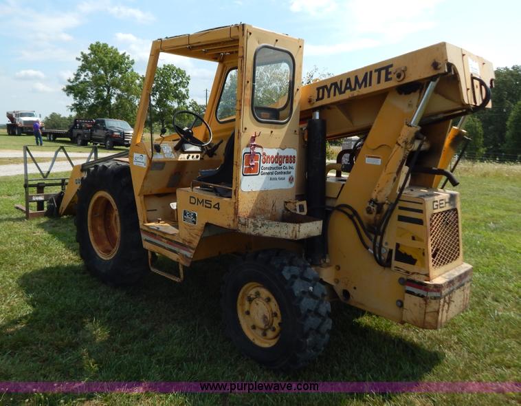 image for item G9481 Gehl DM54 telehandler