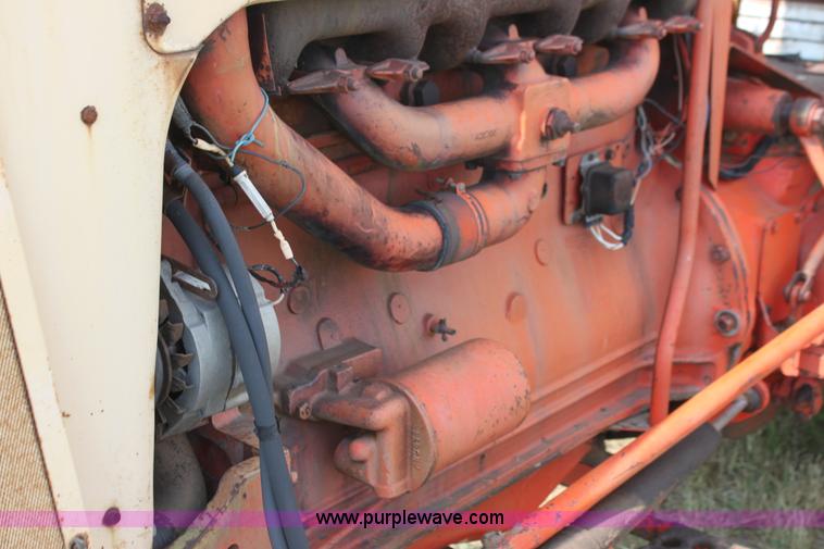 image for item H7409 1966 Case 930 Comfort King tractor