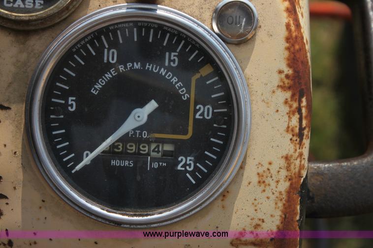 image for item H7409 1966 Case 930 Comfort King tractor