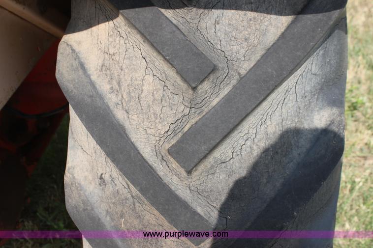 image for item H7409 1966 Case 930 Comfort King tractor