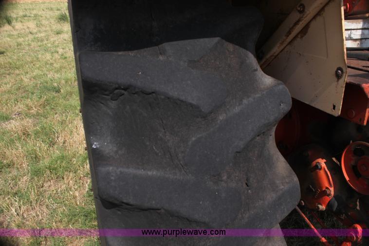 image for item H7409 1966 Case 930 Comfort King tractor