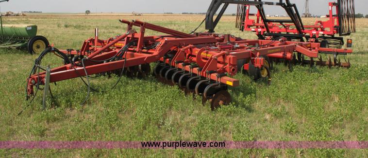 image for item H7413 Sunflower 4510 18'W disk chisel with packer