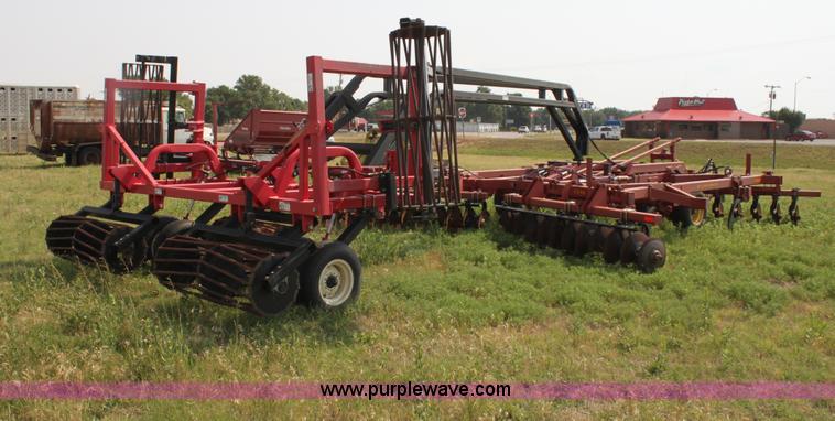 image for item H7413 Sunflower 4510 18'W disk chisel with packer