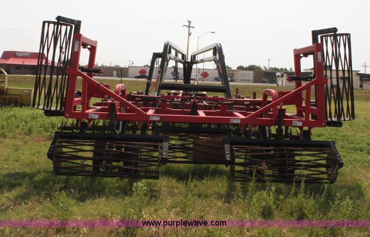 image for item H7413 Sunflower 4510 18'W disk chisel with packer