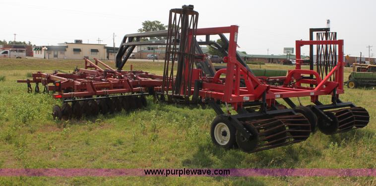 image for item H7413 Sunflower 4510 18'W disk chisel with packer