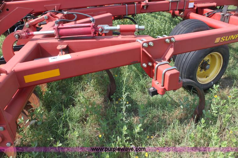 image for item H7413 Sunflower 4510 18'W disk chisel with packer