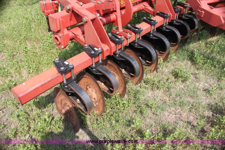 image for item H7413 Sunflower 4510 18'W disk chisel with packer