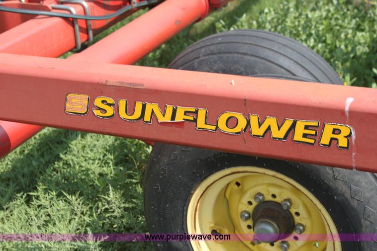 image for item H7413 Sunflower 4510 18'W disk chisel with packer