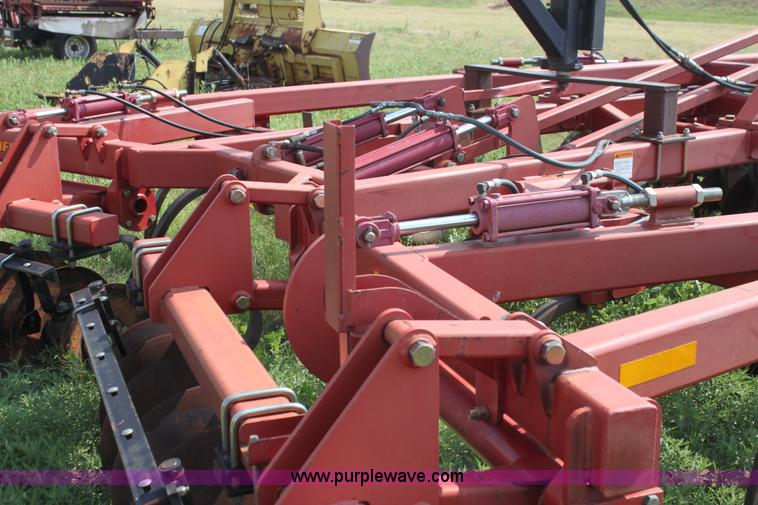 image for item H7413 Sunflower 4510 18'W disk chisel with packer