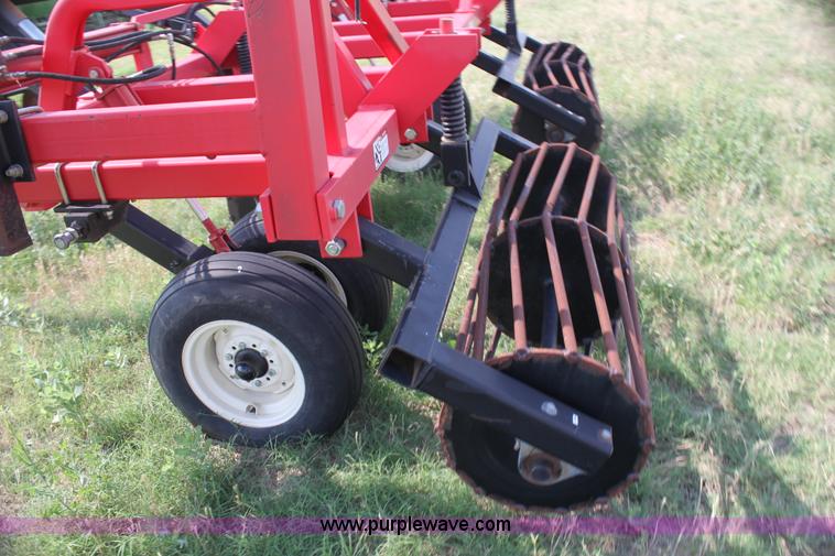 image for item H7413 Sunflower 4510 18'W disk chisel with packer