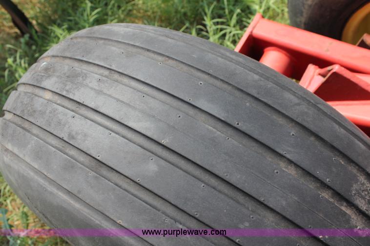 image for item H7413 Sunflower 4510 18'W disk chisel with packer