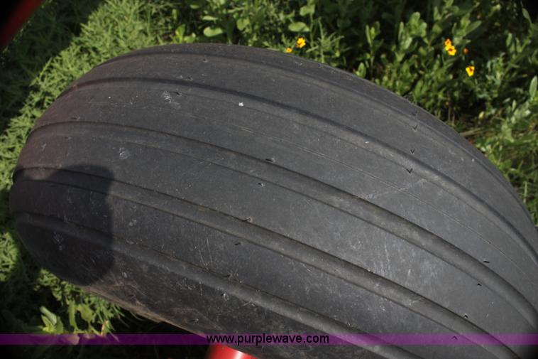 image for item H7413 Sunflower 4510 18'W disk chisel with packer