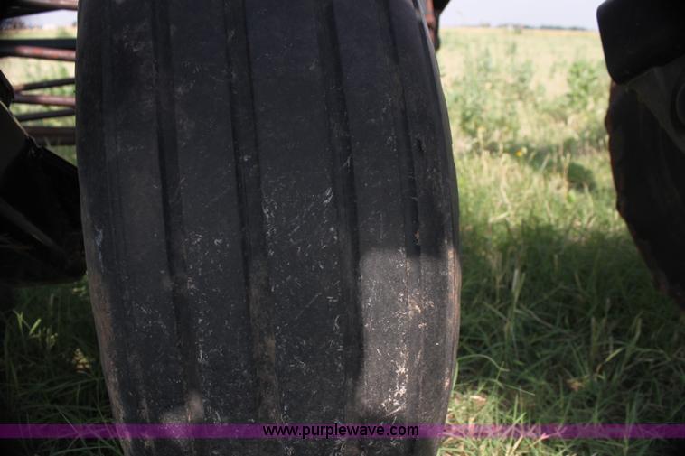 image for item H7413 Sunflower 4510 18'W disk chisel with packer