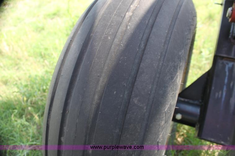 image for item H7413 Sunflower 4510 18'W disk chisel with packer