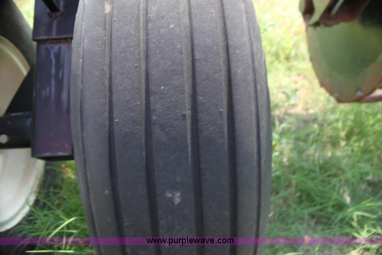 image for item H7413 Sunflower 4510 18'W disk chisel with packer