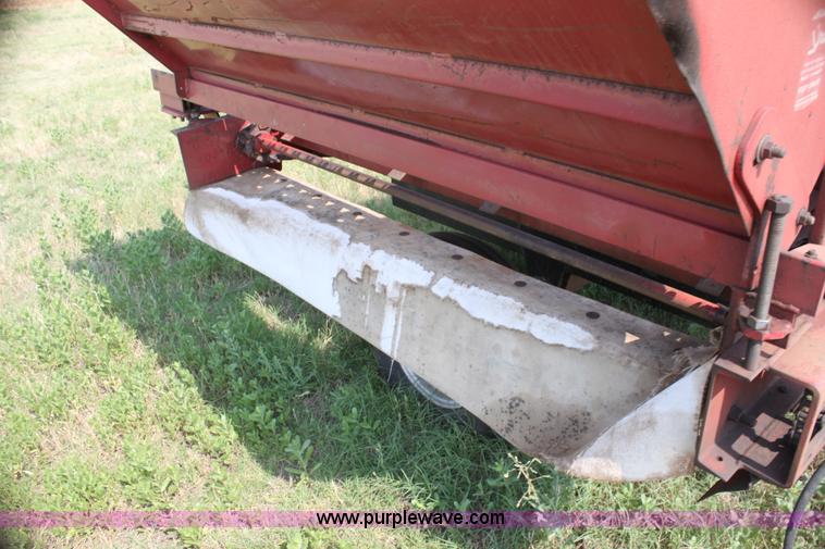 image for item H7415 Dew Eze Super Slicer bale cutter