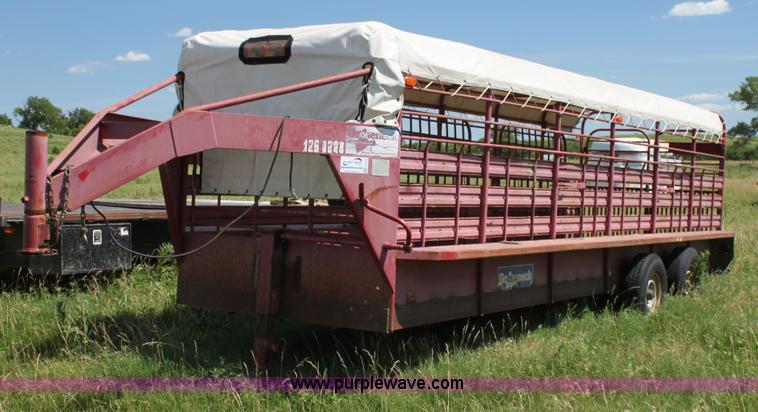 image for item H7418 1990 Gooseneck stock trailer