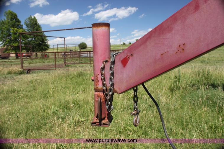 image for item H7418 1990 Gooseneck stock trailer
