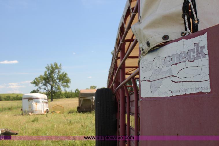 image for item H7418 1990 Gooseneck stock trailer