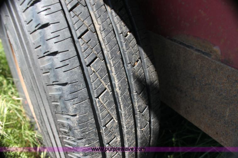 image for item H7418 1990 Gooseneck stock trailer