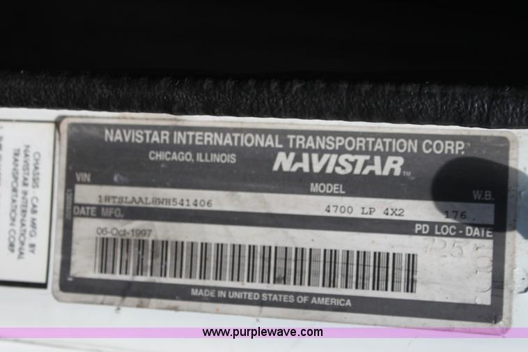 image for item H7419 1998 International 4700 low profile truck