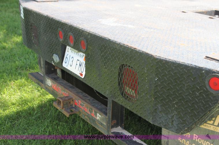 image for item H7419 1998 International 4700 low profile truck