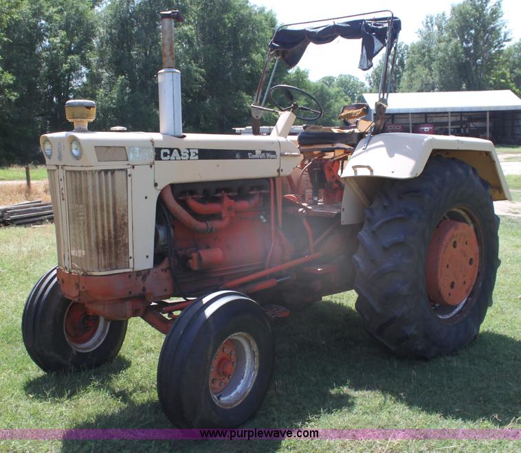 image for item H7422 J I Case 930 Comfort King tractor