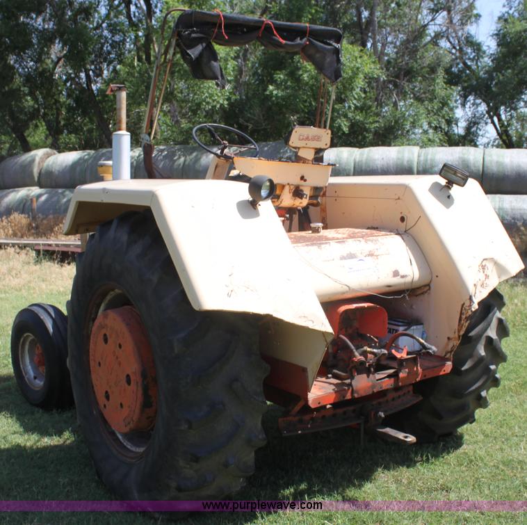 image for item H7422 J I Case 930 Comfort King tractor