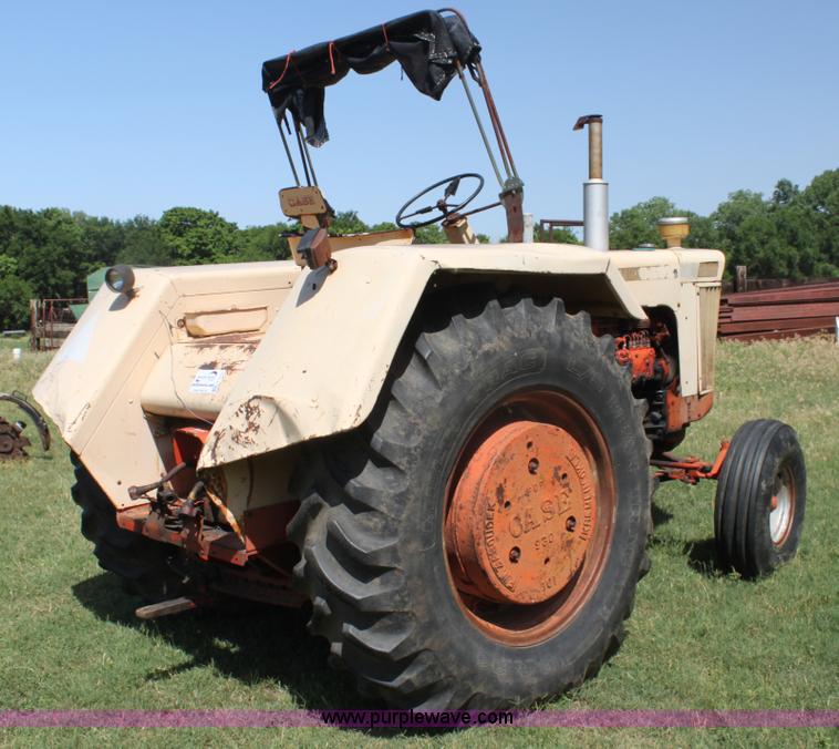 image for item H7422 J I Case 930 Comfort King tractor