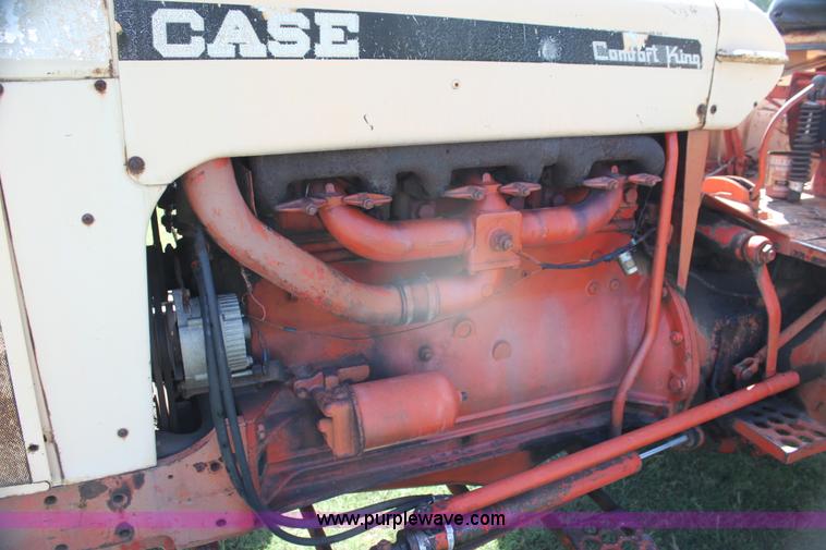 image for item H7422 J I Case 930 Comfort King tractor