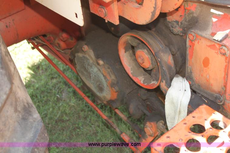 image for item H7422 J I Case 930 Comfort King tractor