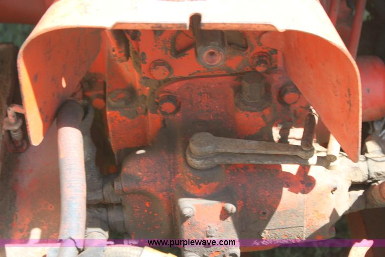 image for item H7422 J I Case 930 Comfort King tractor