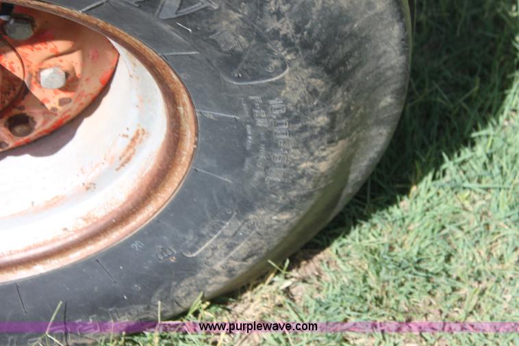 image for item H7422 J I Case 930 Comfort King tractor