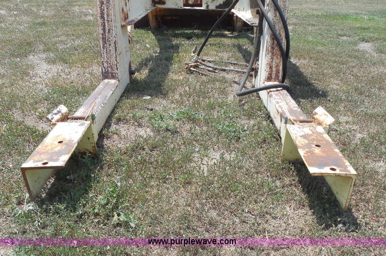 image for item H9985 GB 800 loader