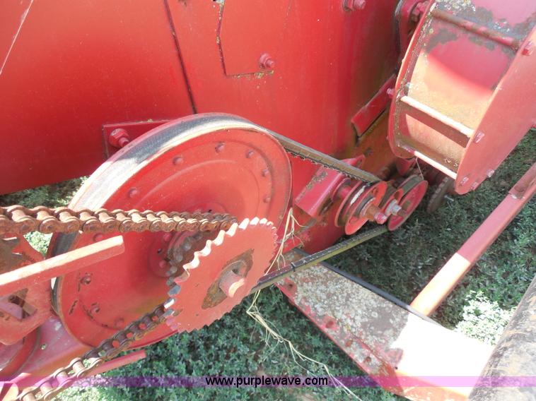 image for item H9988 Farm Hand F826-B tub grinder