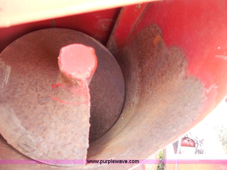 image for item H9988 Farm Hand F826-B tub grinder