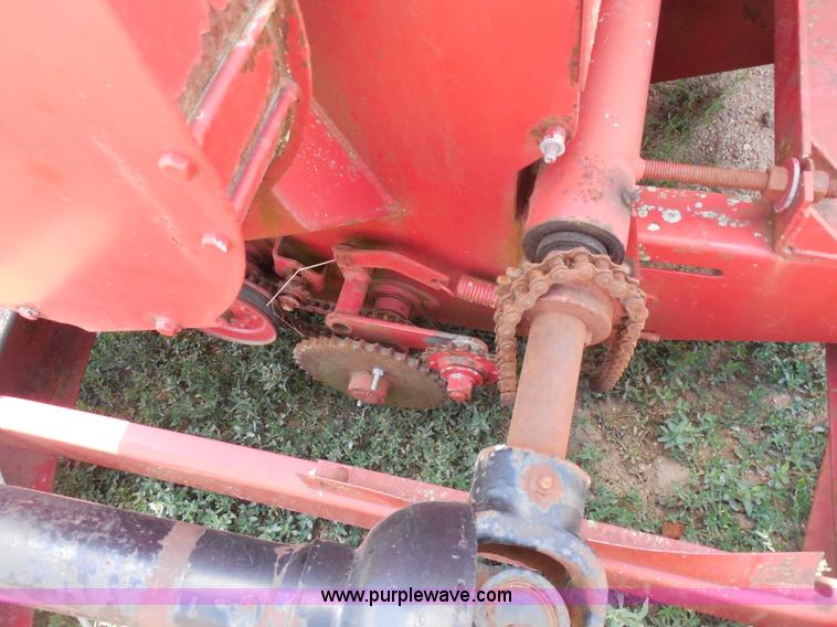 image for item H9988 Farm Hand F826-B tub grinder