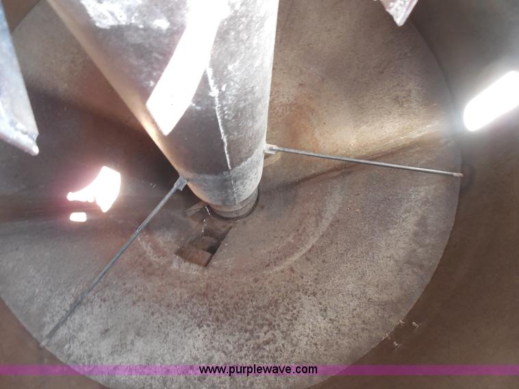 image for item H9988 Farm Hand F826-B tub grinder