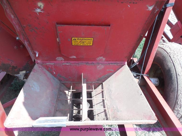 image for item H9988 Farm Hand F826-B tub grinder