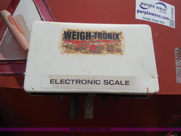 image for item H9988 Farm Hand F826-B tub grinder