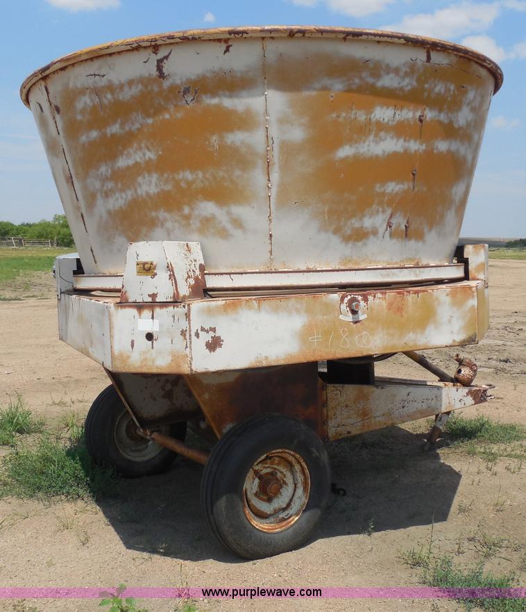 image for item H9989 Sundance Tubmiller 901 tub grinder