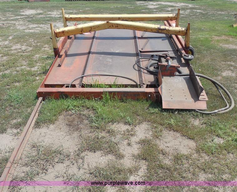 image for item H9992 Farm Hand E100-D eight bale accumulator